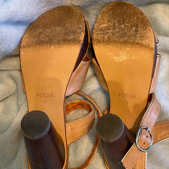 Fossil Leather Wooden Heel Platform Sandals - Picture 10 of 14